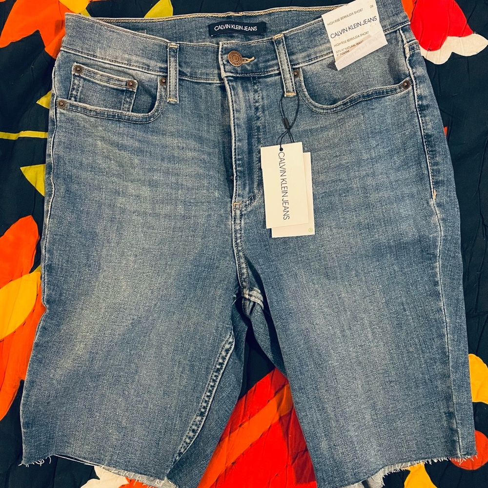 CALVIN KLEIN High Rise Bermuda Shorts NWOT! Summer Cool & Chic
